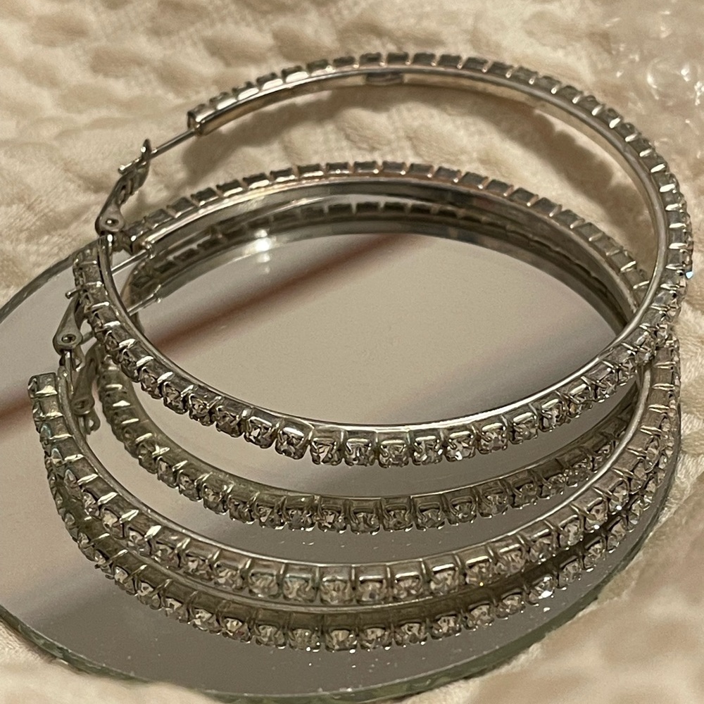 ❤️ FREE with Bundle 2 Large Cz & Diamond Cut Silver Tone Sparkling Hoops